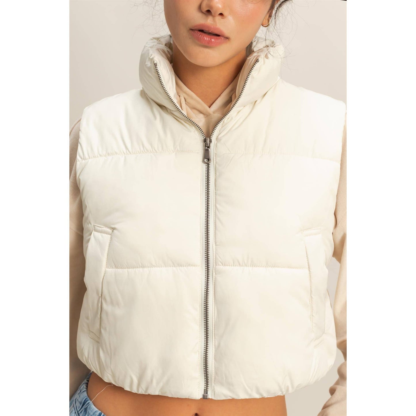 Cropped Puffer Vest - White