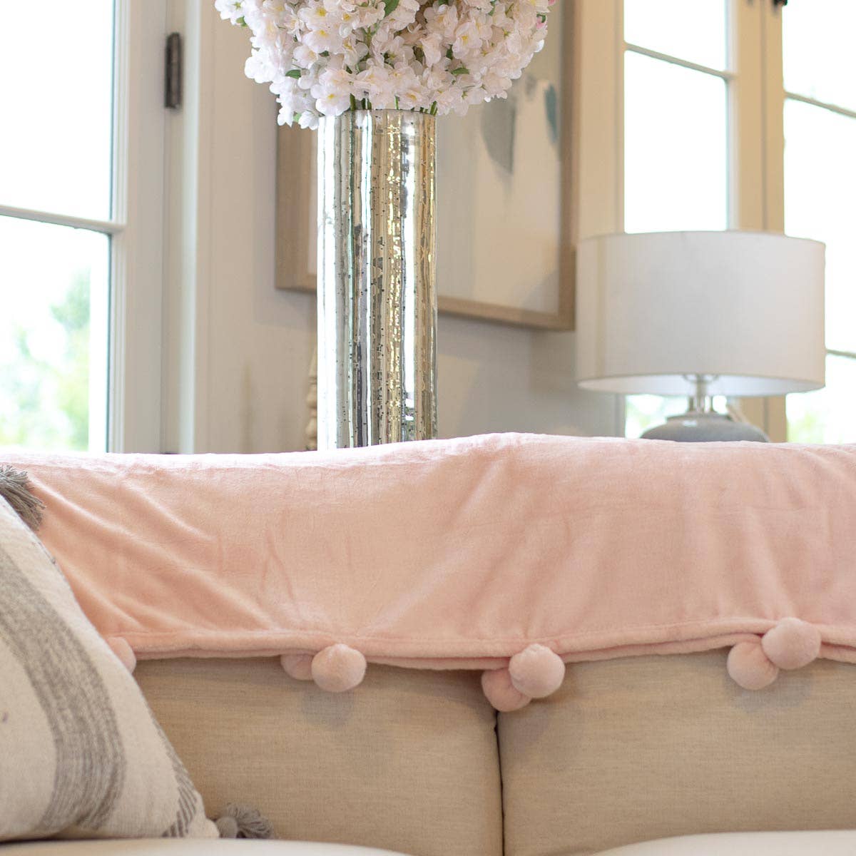 Cozy Pom Pom Throw in Light Pink 50x60
