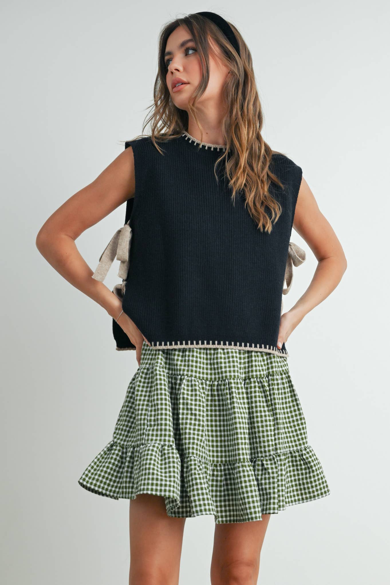 Bow Tie Sleeveless Sweater - Black