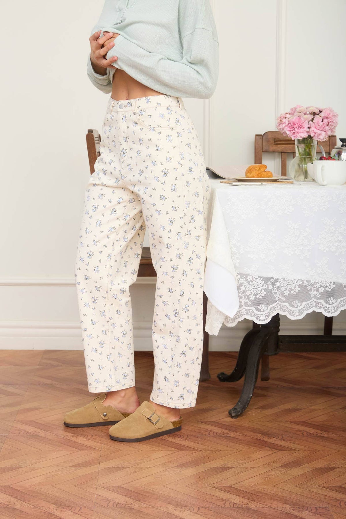 FLORAL ECRU DENIM PATTERN JEANS