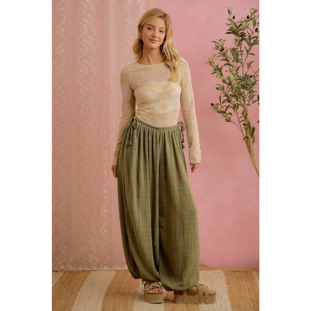FLORAL LACE TOP