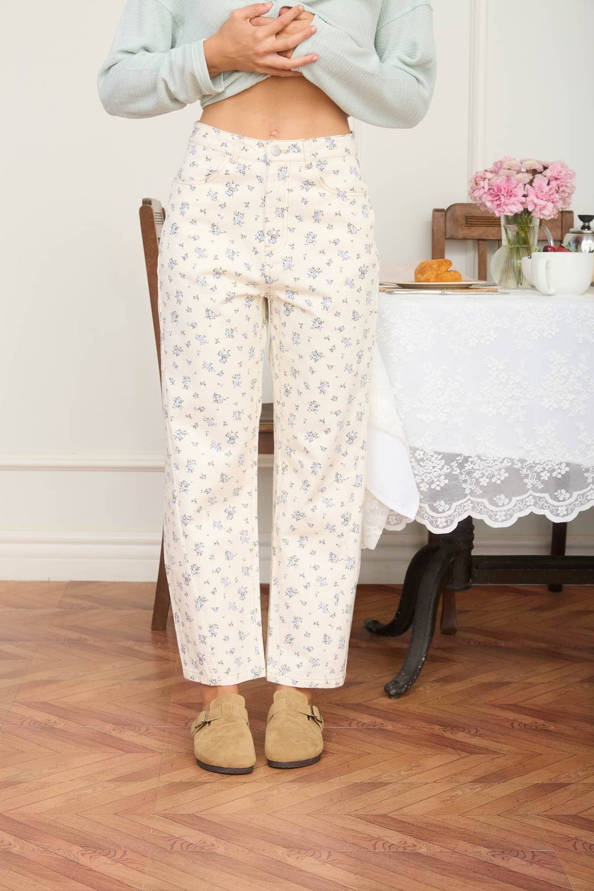 FLORAL ECRU DENIM PATTERN JEANS