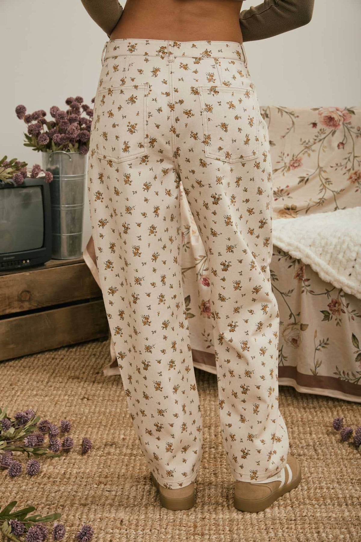 FLORAL ECRU DENIM PATTERN JEANS