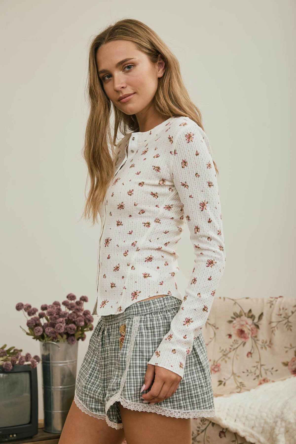 FLORAL SNAP TOP