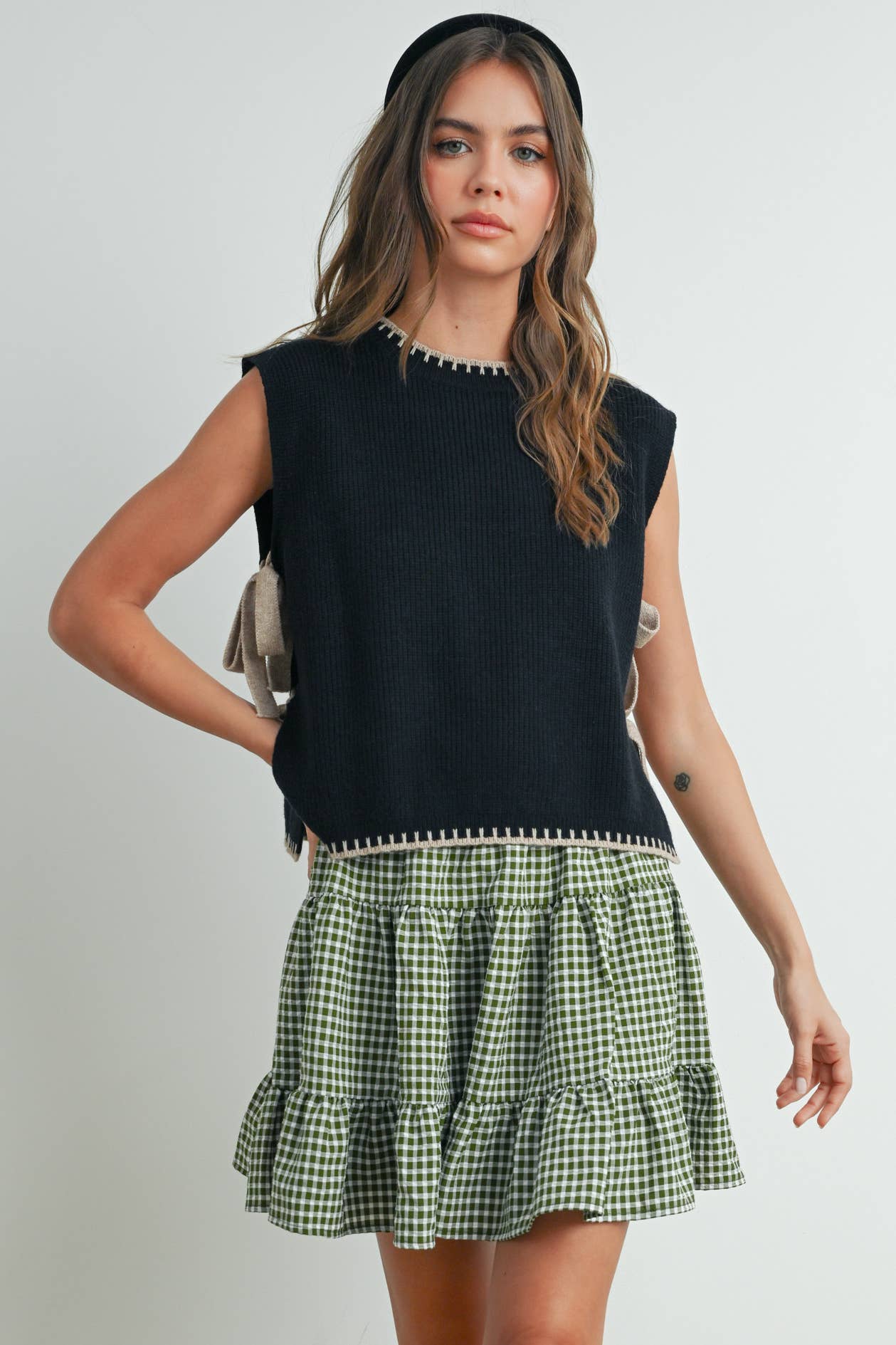 Bow Tie Sleeveless Sweater - Black