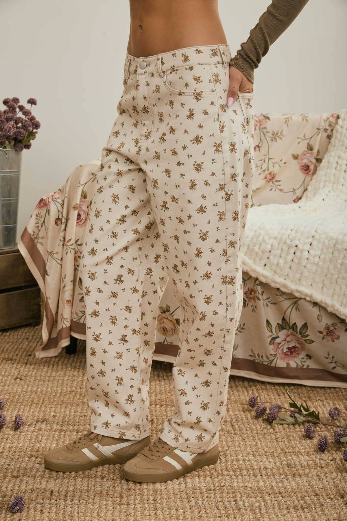 FLORAL ECRU DENIM PATTERN JEANS
