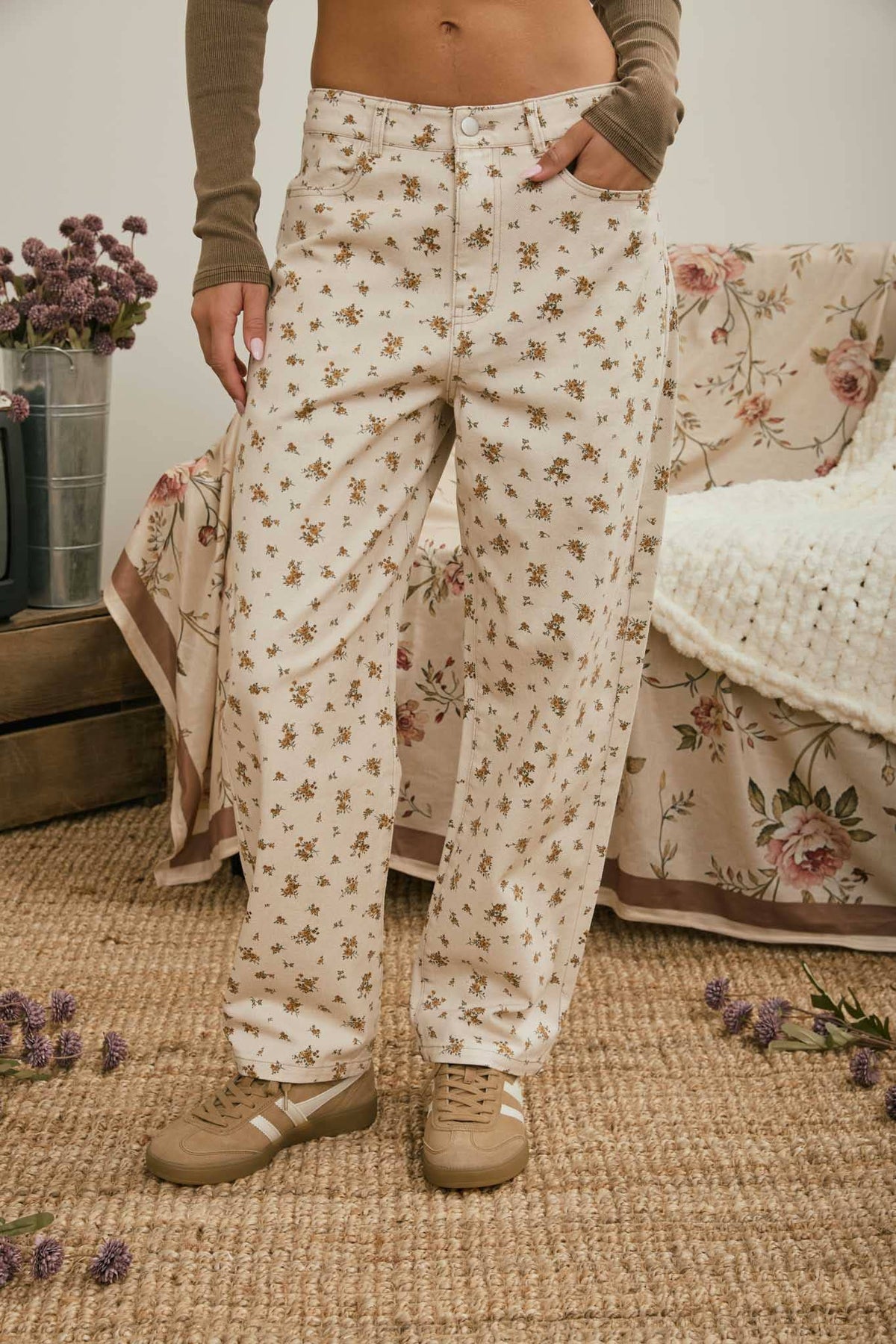 FLORAL ECRU DENIM PATTERN JEANS