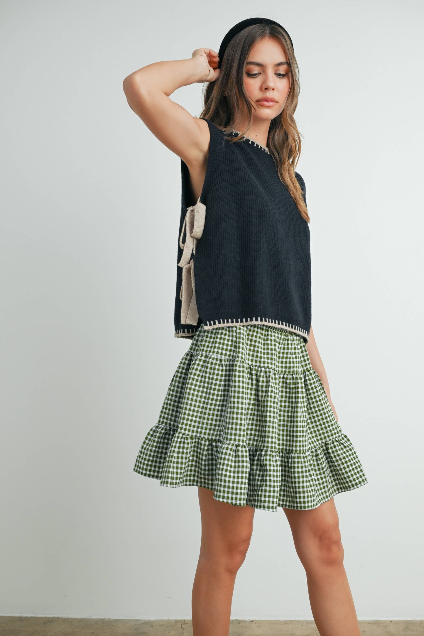 Bow Tie Sleeveless Sweater - Black