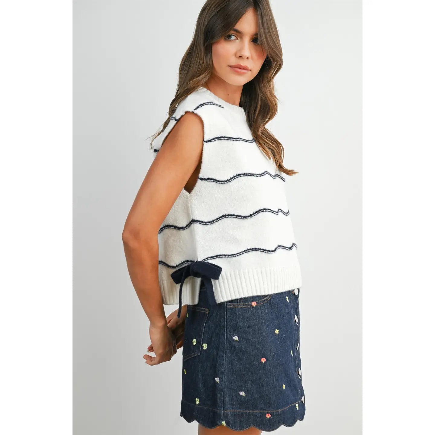 Bow Tie Sleeveless Sweater - White and Blue